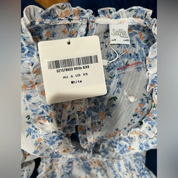 Selfie Leslie Blue and White Floral Long Sleeve Dress - Picture 6 of 6